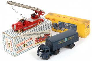 Lot 347 - DINKY TOYS (FRANCE) (2)