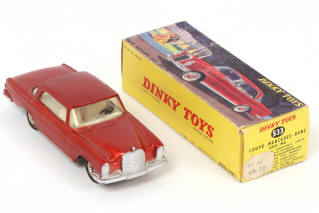 Lot 343 - DINKY TOYS (FRANCE) (1)