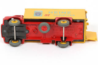 Lot 313 - DINKY TOYS (GB) (1)