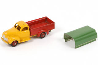 Lot 359 - DINKY TOYS (FRANCE) (1)
