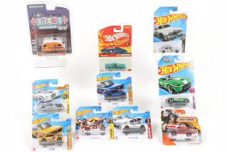 Lot 259 - DIVERS (10)