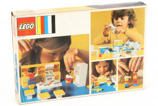 Lot 211 - LEGO (DANEMARK) (1)