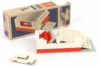 Lot 219 - LEGO (DANEMARK) (5)