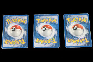 Lot 37 - POKEMON COMPANY (FRANCE) (3)