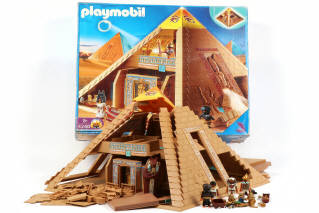 Lot 228 - PLAYMOBIL (ALLEMAGNE) (1)