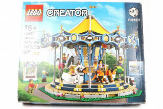 Lot 223 - LEGO (DANEMARK) (1)