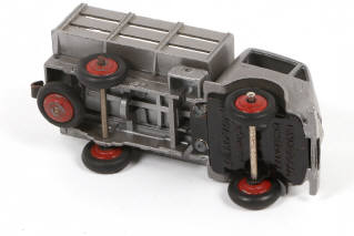 Lot 338 - DINKY TOYS (FRANCE) (1)