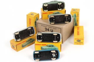 Lot 320 - DINKY TOYS (FRANCE) (12)