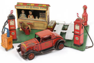 Lot 59 - MARX TOYS (USA) (1)