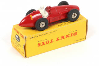 Lot 255 - DINKY TOYS (FRANCE) (1)