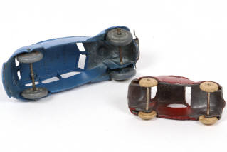 Lot 270 - DINKY TOYS (FRANCE) (2)