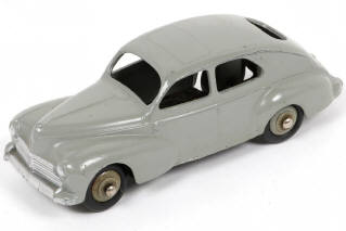 Lot 262 - DINKY TOYS (FRANCE) (1)