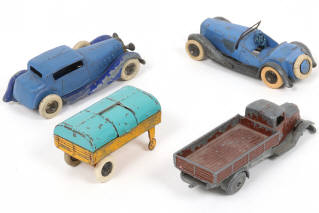 Lot 297 - DINKY TOYS (4)