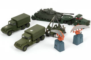 Lot 127 - CORGI TOYS (GB) (7)