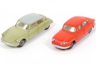 Lot 278 - DINKY TOYS (FRANCE) (2)
