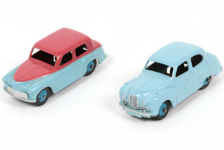 Lot 238 - DINKY TOYS (GB) (2)