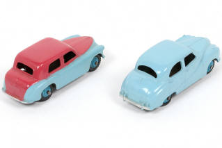 Lot 238 - DINKY TOYS (GB) (2)