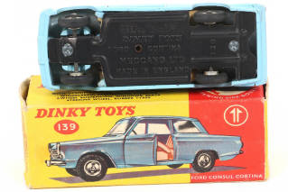 Lot 217 - DINKY TOYS (GB) (1)
