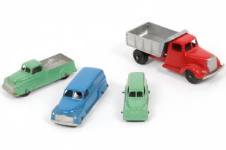 Lot 140 - TOOTSIETOY (USA) (4)