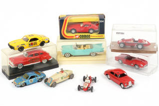 Lot 325 - DIVERS (10)