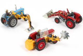 Lot 96 - CORGI TOYS (GB) (3)
