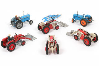 Lot 98 - CORGI TOYS (GB) (7)