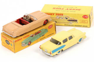 Lot 237 - DINKY TOYS (GB) (2)