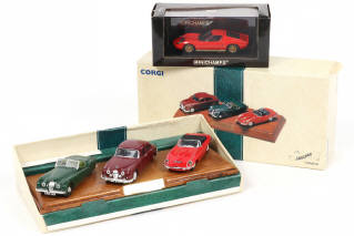 Lot 164 - CORGI TOYS (GB) (2)