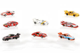 Lot 308 - DIVERS (9)