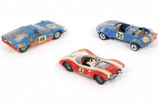 Lot 74 - DIVERS (3)