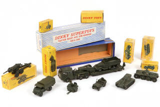 Lot 269 - DINKY TOYS (FRANCE) (8)