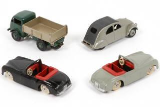 Lot 258 - DINKY TOYS (FRANCE) (4)