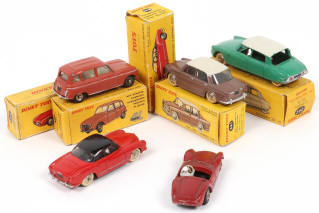 Lot 264 - DINKY TOYS (FRANCE) (5)