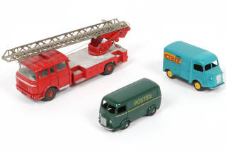 Lot 275 - DINKY TOYS (FRANCE) (3)