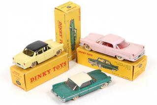 Lot 274 - DINKY TOYS (FRANCE) (3)