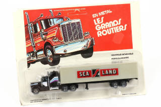 Lot 90 - DIVERS (9)