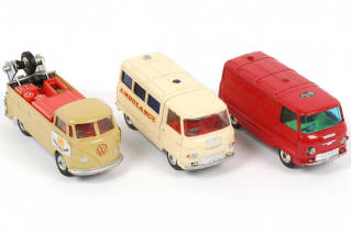 Lot 139 - CORGI TOYS (GB) (3)