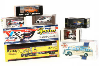 Lot 236 - DINKY TOYS (GB) (8)
