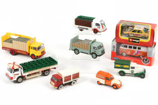 Lot 313 - DIVERS (9)
