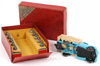 Lot 245 - DINKY TOYS (FRANCE) (1)