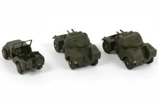 Lot 271 - DINKY TOYS (FRANCE) (3)
