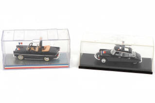 Lot 105 - DIVERS (2)