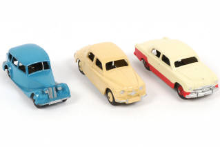 Lot 231 - DINKY TOYS (GB) (3)