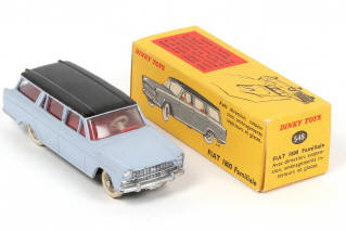 Lot 255 - DINKY TOYS (FRANCE) (1)