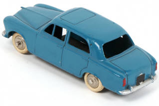 Lot 240 - DINKY TOYS (FRANCE) (1)