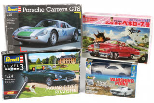 Lot 315 - REVELL (USA) (4)