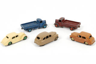 Lot 234 - DINKY TOYS (GB) (5)