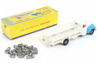 Lot 258 - DINKY TOYS (FRANCE) (1)