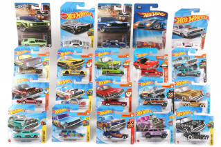 Lot 87 - HOT WHEELS (USA) (20)
