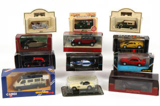 Lot 42 - DIVERS (12)